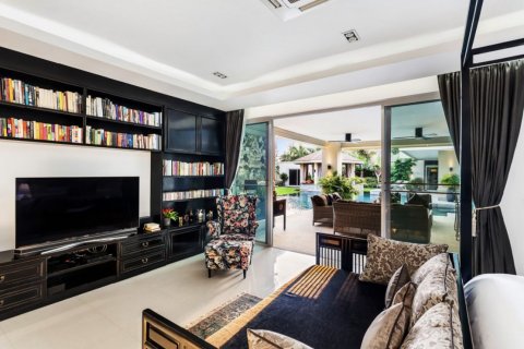 Casa de 8 dormitorios en Pattaya, Tailandia № 8901 - foto 17