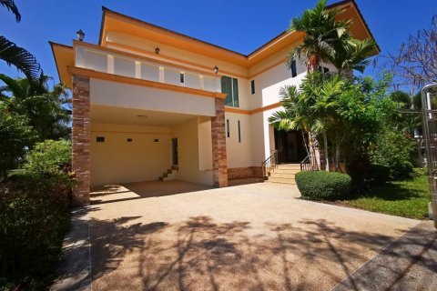 Casa de 5 dormitorios en Bang Lamung, Tailandia № 8976