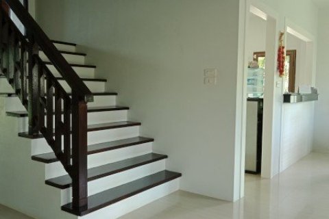 Casa de 4 dormitorios en Bang Lamung, Tailandia № 8357 - foto 17