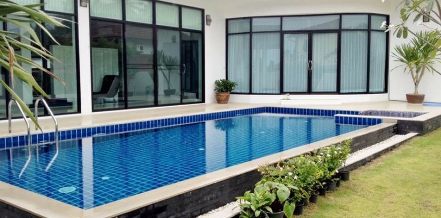 Local comercial 180 m2 en Pattaya, Tailandia № 8961