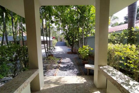 Local comercial en Bang Sare, Tailandia № 8236 - foto 6