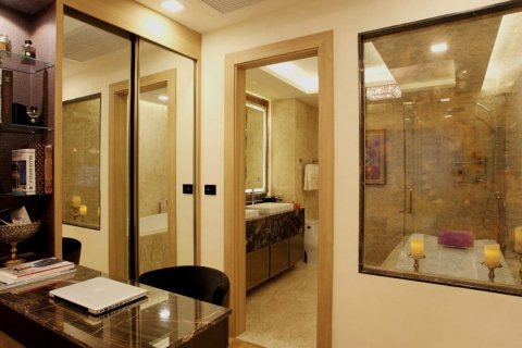 Sobre plano ELYSIUM RESIDENCES en Pattaya, Tailandia № 9946 - foto 11