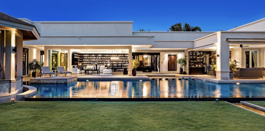 Casa de 8 dormitorios en Pattaya, Tailandia № 8901