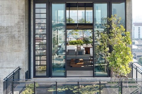 Sobre plano WINDSHELL NARADHIWAS en Bangkok, Tailandia № 10017 - foto 4