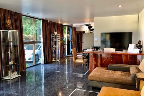 Casa de 5 dormitorios en Pattaya, Tailandia № 10800 - foto 4