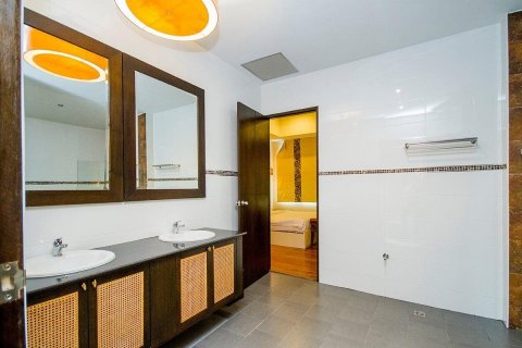 Casa de 7 dormitorios en Pattaya, Tailandia № 10802 - foto 17