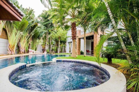 Casa de 7 dormitorios en Pattaya, Tailandia № 10802 - foto 3