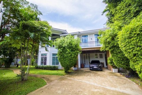 Casa de 7 dormitorios en Pattaya, Tailandia № 10802