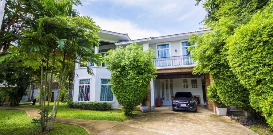 Casa de 7 dormitorios en Pattaya, Tailandia № 10802