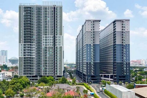 Luxury mansions and condominiums are still popular despite the crisis