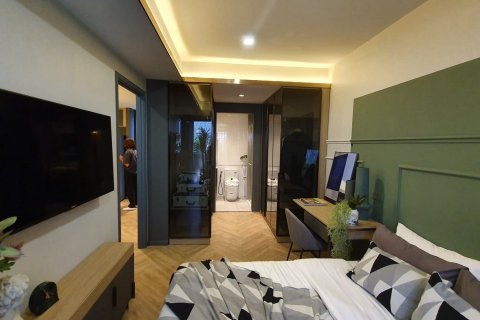 Sobre plano CHAPTER CHULA-SAMYAN en Bangkok, Tailandia № 10920 - foto 4