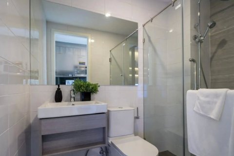 Sobre plano KNIGHTSBRIDGE SUKHUMVIT THEPHARAK en Bangkok, Tailandia № 11020 - foto 15