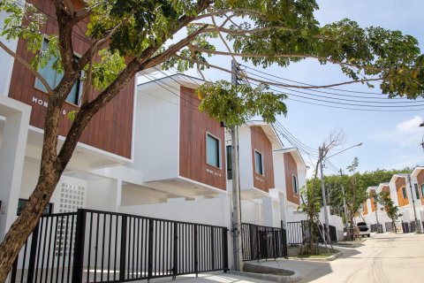 Sobre plano Mono Loft House Koh Kaew en Phuket, Tailandia № 18352