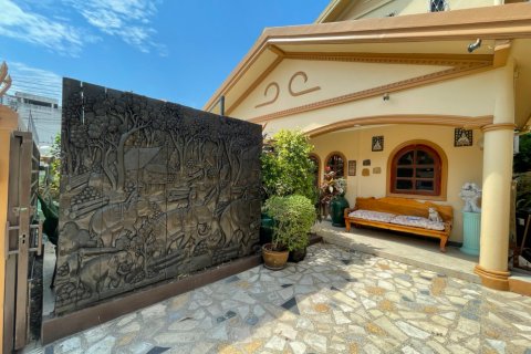 Casa de 4 dormitorios en Jomtien Beach, Pattaya, Tailandia № 22527 - foto 9