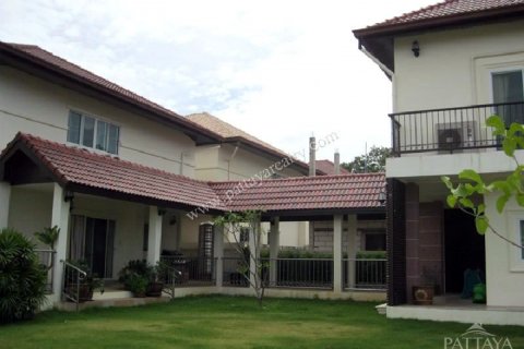 Casa de 3 dormitorios en Pattaya, Tailandia № 23547 - foto 2