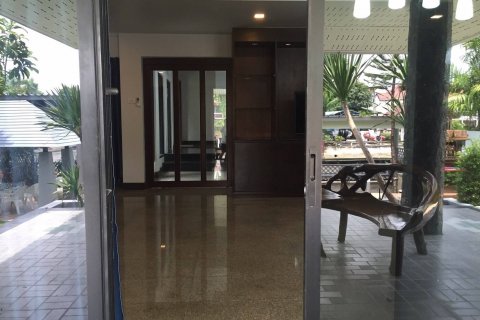 Casa de 5 dormitorios en Pattaya, Tailandia № 22186 - foto 9