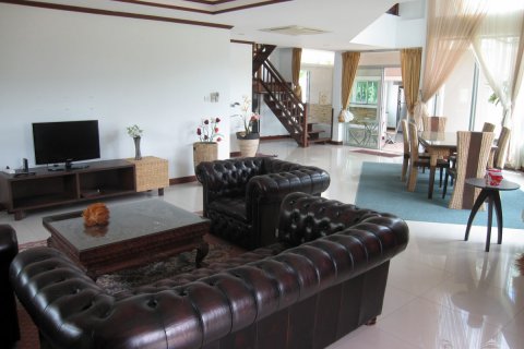 Casa de 3 dormitorios en Pattaya, Tailandia № 23256 - foto 15
