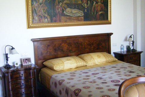 Casa de 4 dormitorios en Pattaya, Tailandia № 23812 - foto 4