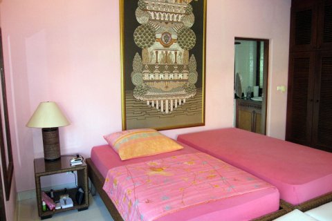 Casa de 3 dormitorios en Jomtien Beach, Pattaya, Tailandia № 23281 - foto 9