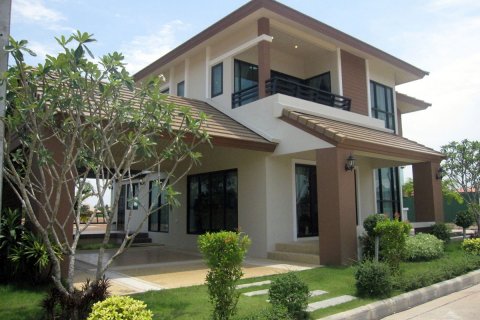Casa de 4 dormitorios en Pattaya, Tailandia № 22897