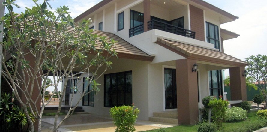 Casa de 4 dormitorios en Pattaya, Tailandia № 22897