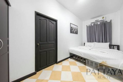 Casa de 4 dormitorios en Pattaya, Tailandia № 21135 - foto 11