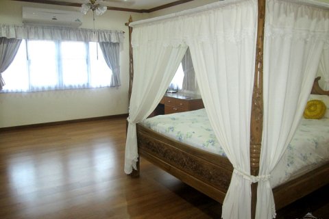 Casa de 5 dormitorios en Pattaya, Tailandia № 22941 - foto 10