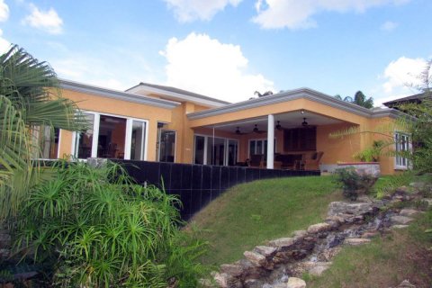 Casa de 5 dormitorios en Pattaya, Tailandia № 20120 - foto 2