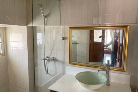 Casa de 5 dormitorios en Pattaya, Tailandia № 22413 - foto 4