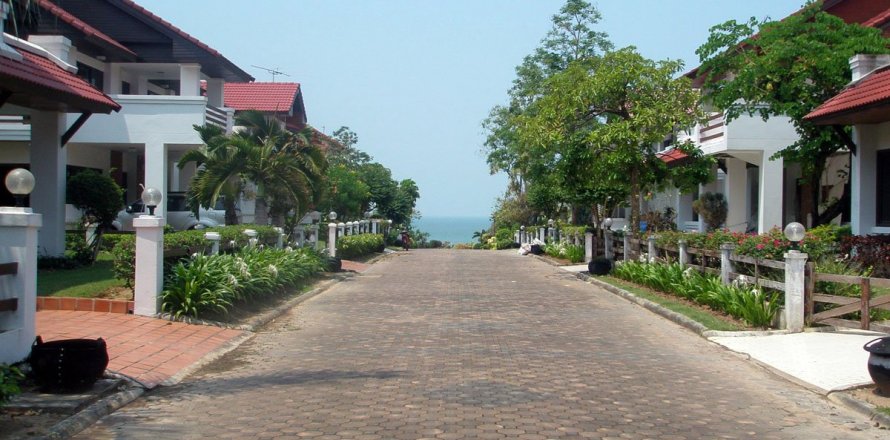 Casa de 3 dormitorios en Pattaya, Tailandia № 23006