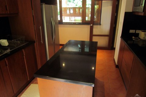 Casa de 4 dormitorios en Jomtien Beach, Pattaya, Tailandia № 20711 - foto 25