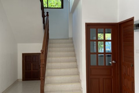 Casa de 3 dormitorios en Jomtien Beach, Pattaya, Tailandia № 21938 - foto 2