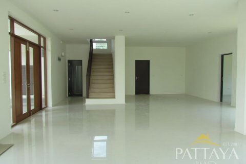 Casa de 4 dormitorios en Pattaya, Tailandia № 21101 - foto 8