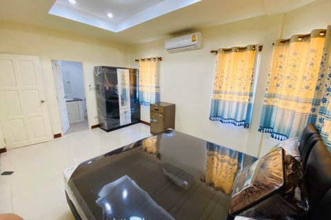 Casa de 3 dormitorios en Pattaya, Tailandia № 22363 - foto 10