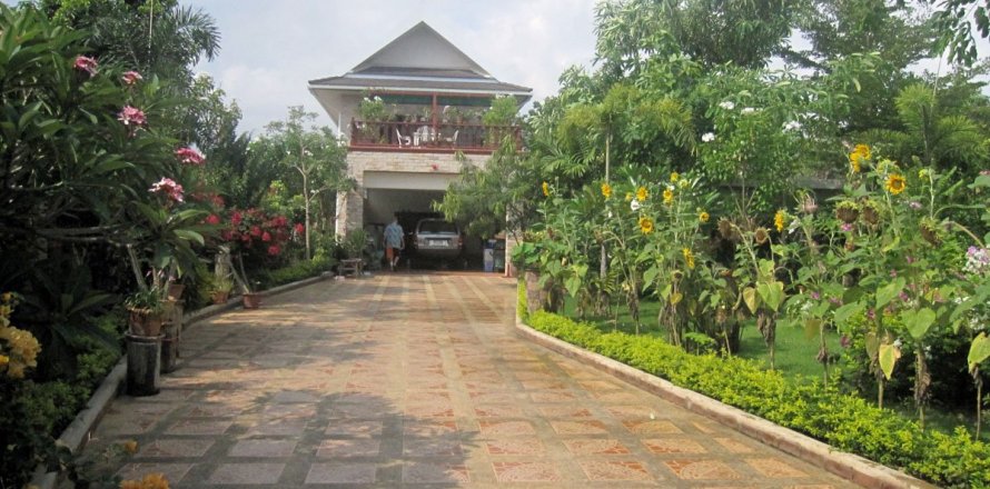 Casa de 4 dormitorios en Pattaya, Tailandia № 22891