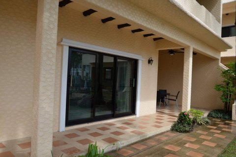 Condominio de 2 dormitorios en Pattaya, Tailandia № 22516 - foto 2