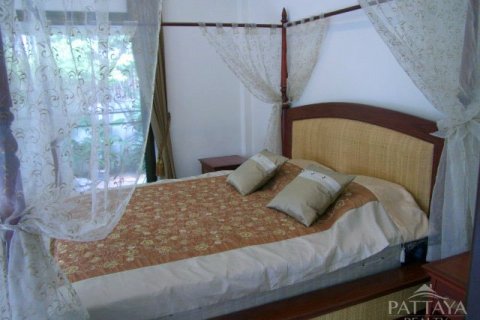 Casa de 4 dormitorios en Jomtien Beach, Pattaya, Tailandia № 19701 - foto 17