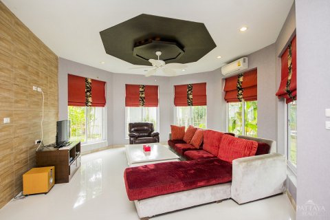 Casa de 4 dormitorios en Pattaya, Tailandia № 23233 - foto 4