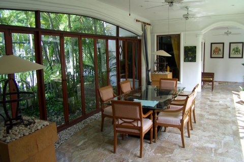Casa de 4 dormitorios en Jomtien Beach, Pattaya, Tailandia № 20280 - foto 3
