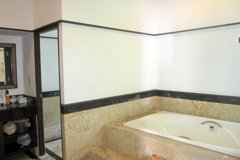 Casa de 4 dormitorios en Pattaya, Tailandia № 23045 - foto 13