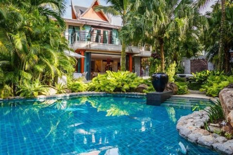Casa de 5 dormitorios en Surin, Tailandia № 3843