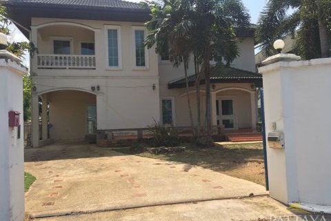 Casa de 4 dormitorios en Pattaya, Tailandia № 21631 - foto 15
