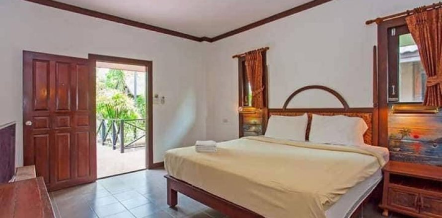 Casa de 30 dormitorios en Pattaya, Tailandia № 22113