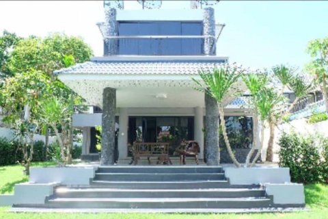 Casa de 5 dormitorios en Pattaya, Tailandia № 22186
