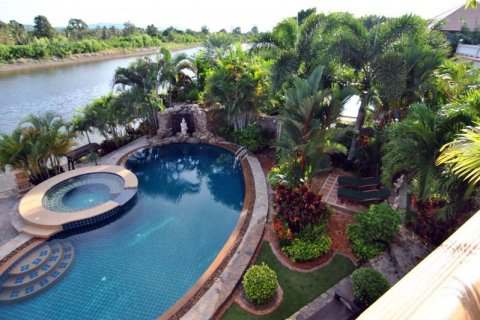 Casa de 5 dormitorios en Pattaya, Tailandia № 23417 - foto 17
