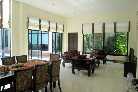 Casa de 4 dormitorios en Pattaya, Tailandia № 23045 - foto 9