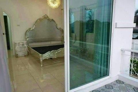 Casa de 3 dormitorios en Pattaya, Tailandia № 22354 - foto 19