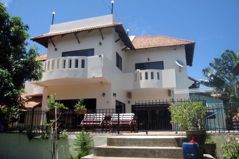 Casa de 3 dormitorios en Pattaya, Tailandia № 22726
