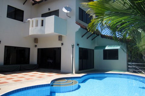Casa de 3 dormitorios en Pattaya, Tailandia № 22726 - foto 5