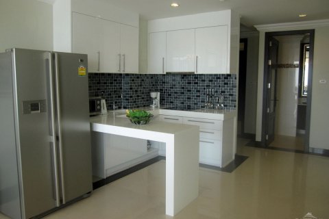 Condominio de 3 dormitorios en Pattaya, Tailandia № 22945 - foto 11